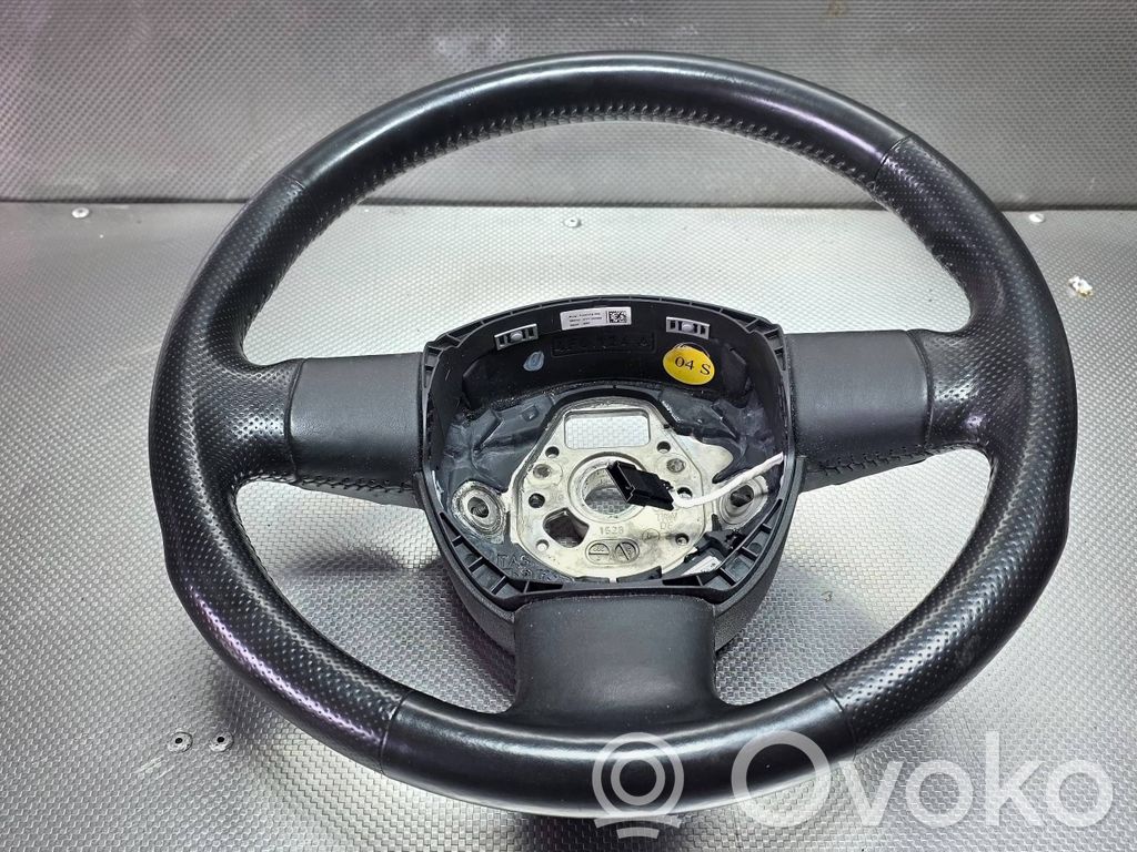 Audi A4 S4 B7 8E 8H Ohjauspyörä 