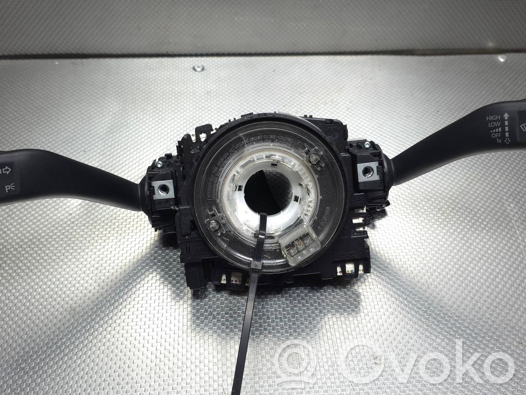 Volkswagen Golf VI Leva/interruttore dell’indicatore di direzione e tergicristallo 