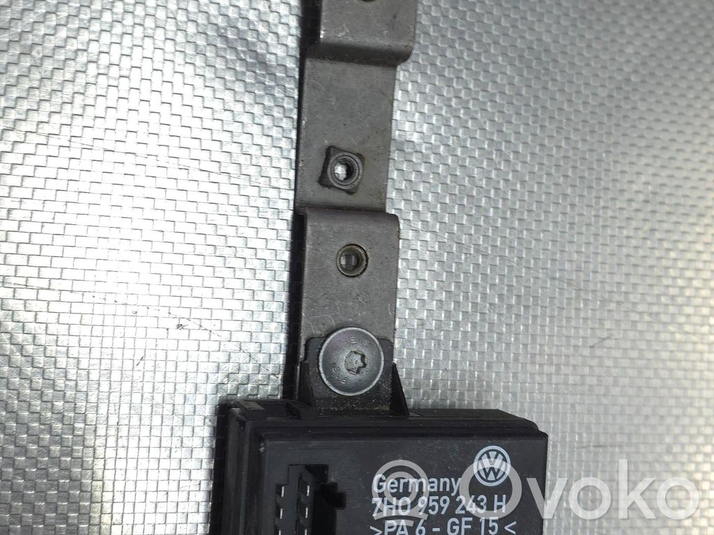 Volkswagen Multivan T5 Sterownik / Moduł drzwi 