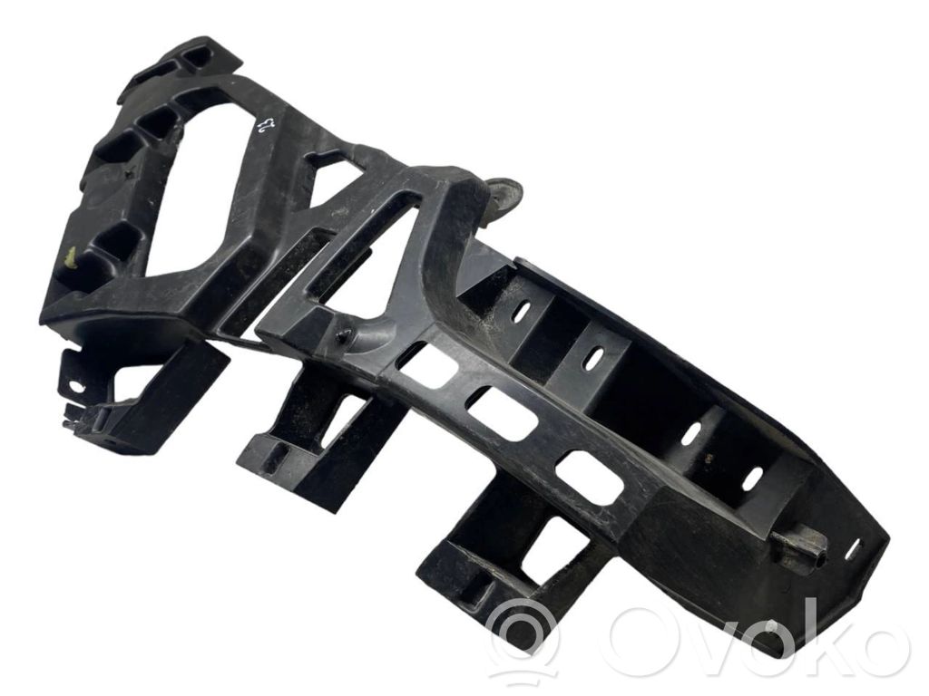 Peugeot 5008 Soporte de montaje del parachoques trasero 