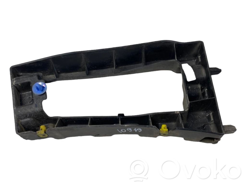 Citroen Berlingo Soporte de montaje del parachoques trasero 