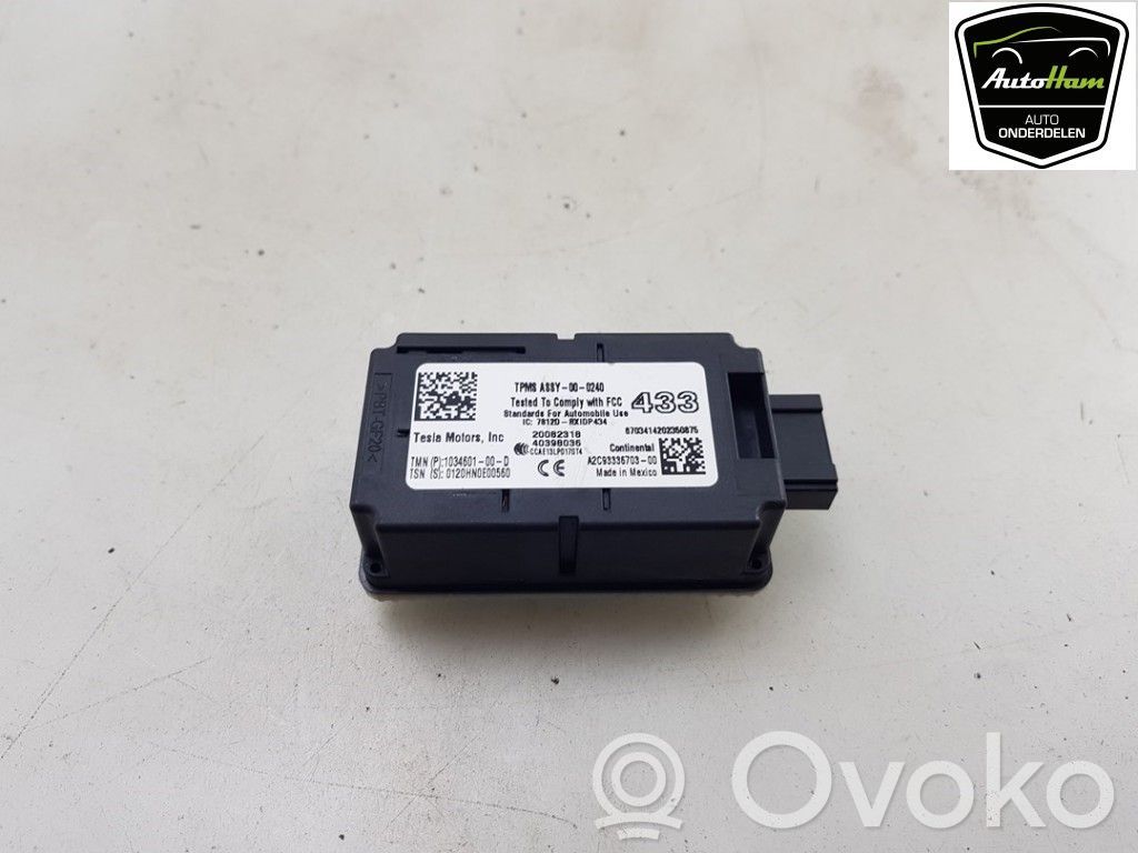 Tesla Model S Tire pressure control unit 