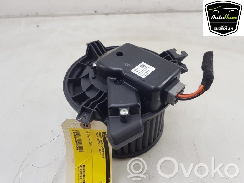 Tesla Model 3 Mazā radiatora ventilators 