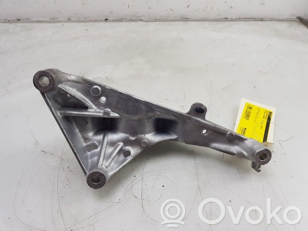 Engine mount bracket   109533800D,109533800D,109075400B,109075400B,109533800D