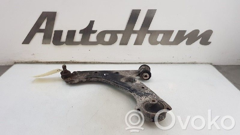 Opel Corsa D Priekinė svirtis 