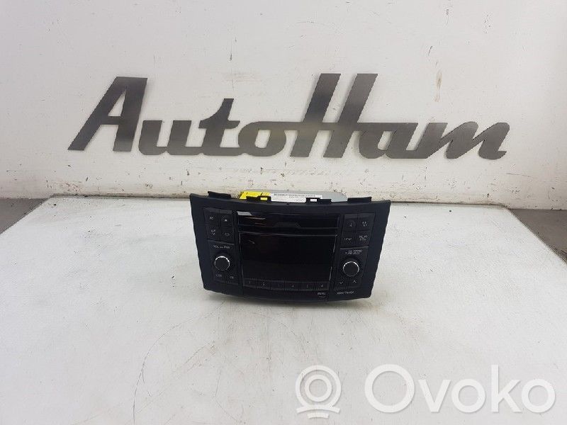 Suzuki Swift II Panel / Radioodtwarzacz CD/DVD/GPS 