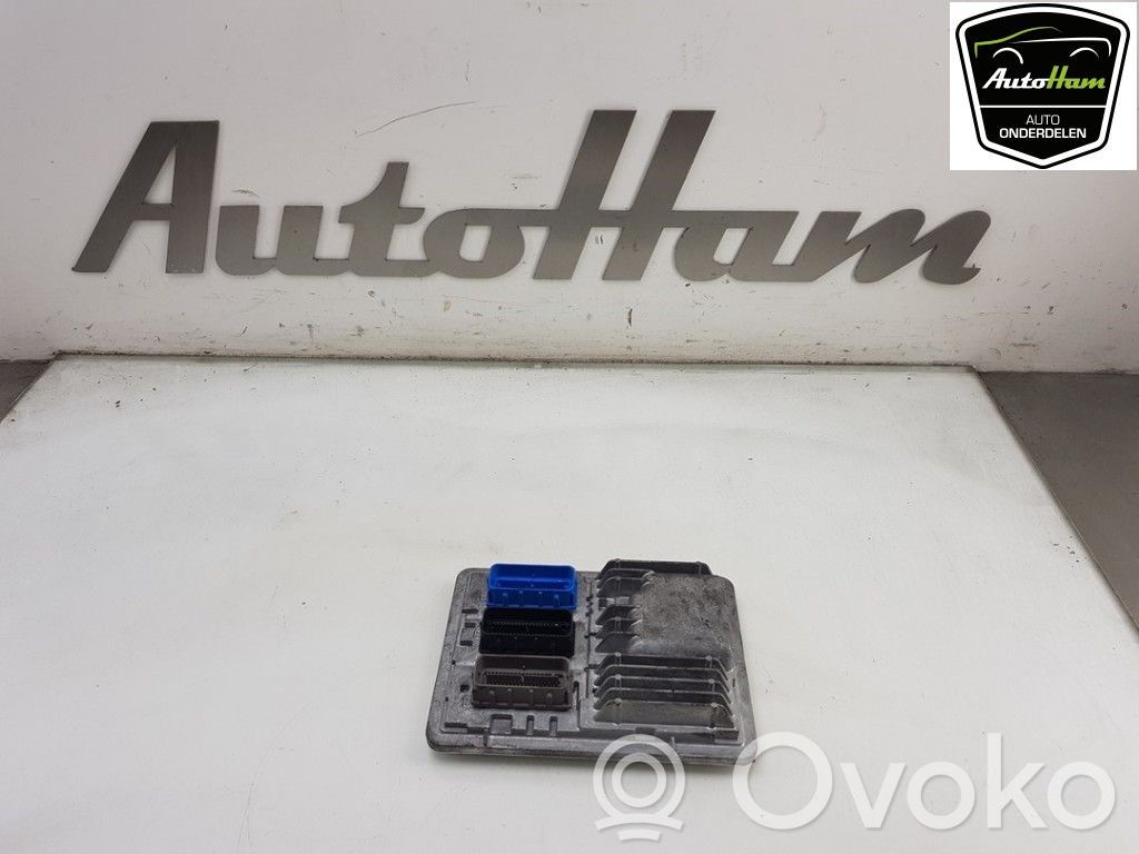 Opel Corsa E Variklio valdymo blokas 