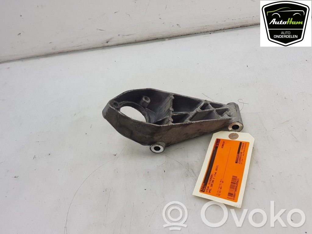 Opel Zafira C Alte piese de sub caroserie 