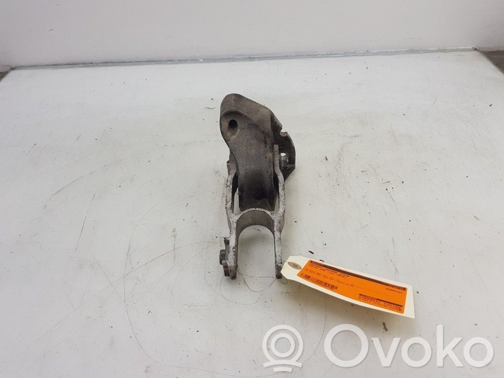 Volvo V40 Gearbox mounting bracket 