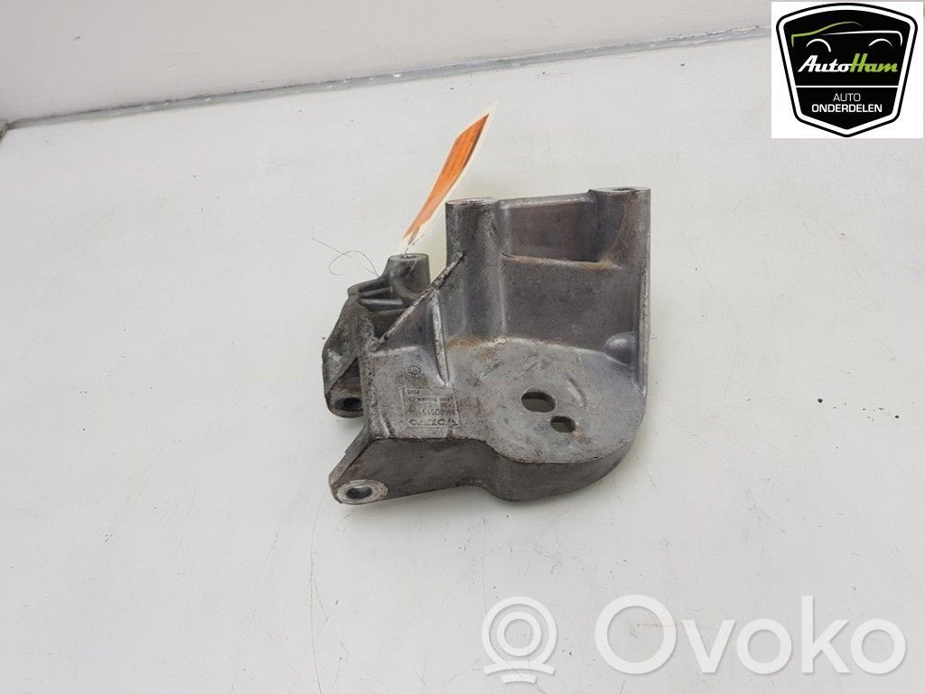 Volvo V40 Variklio pagalvė 