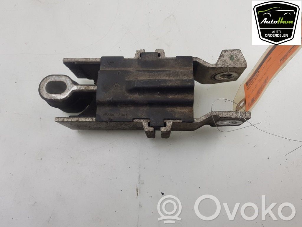Volvo XC60 Engine mount bracket 