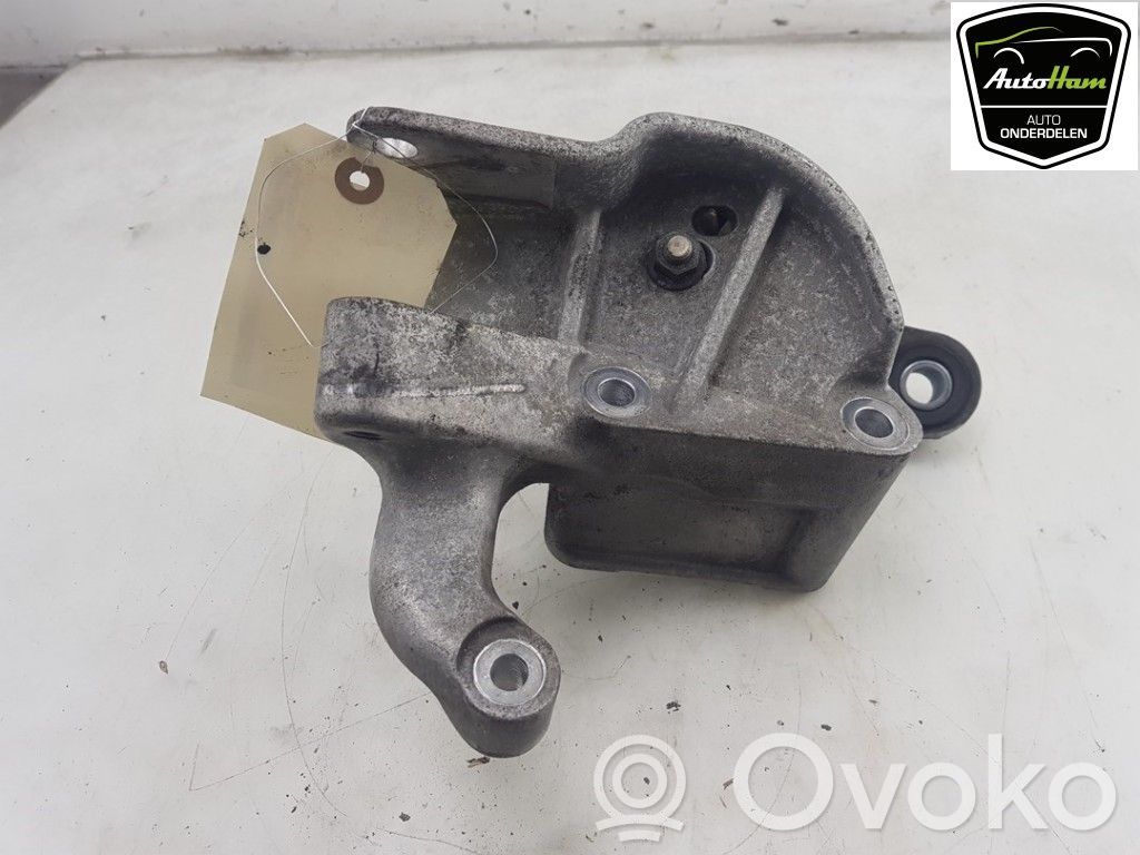 Volvo V40 Variklio pagalvė 