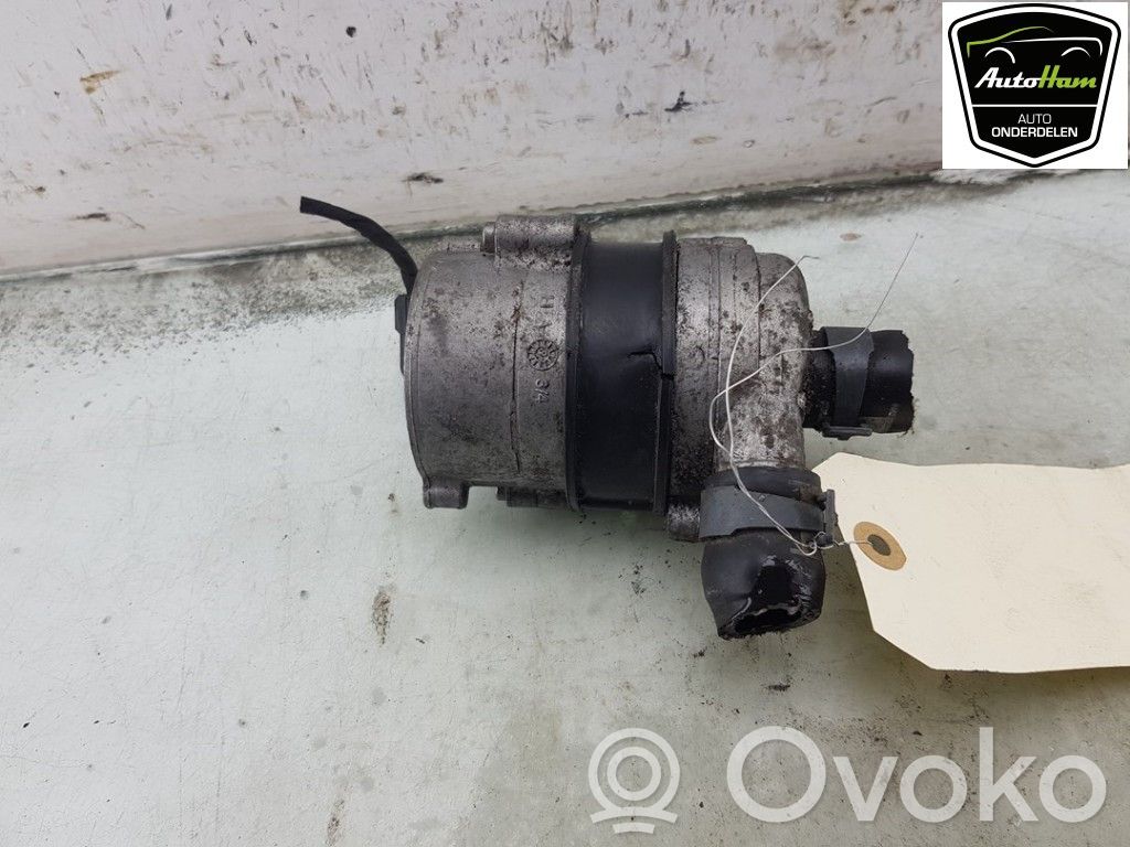 Audi A4 S4 B9 Pompa wody 