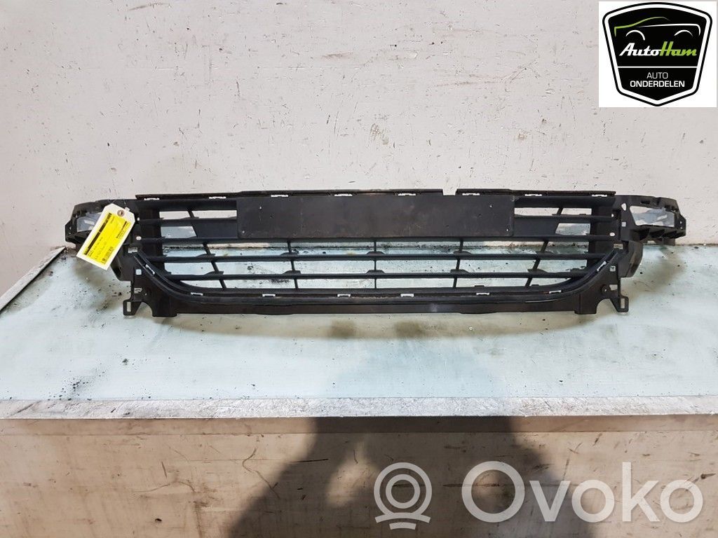 Renault Clio IV Front grill 
