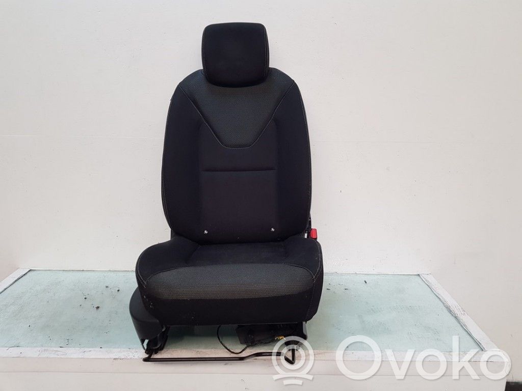 Renault Clio IV Fotel przedni pasażera