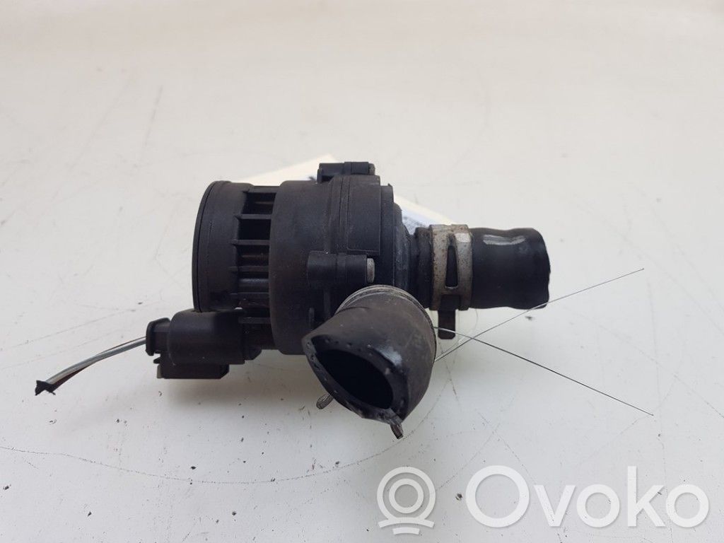 Mercedes-Benz A W177 Pompa dell’acqua 