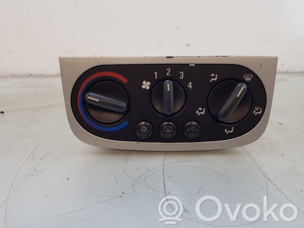 Opel Tigra B Climate control unit 