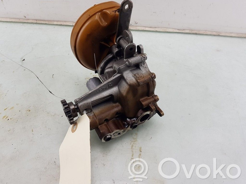 Renault Clio IV Bomba de aceite 
