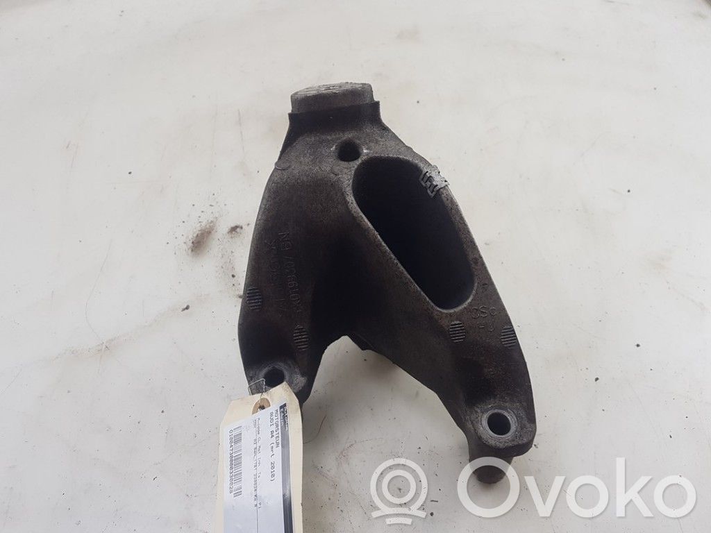 Audi A4 S4 B8 8K Engine mount bracket 