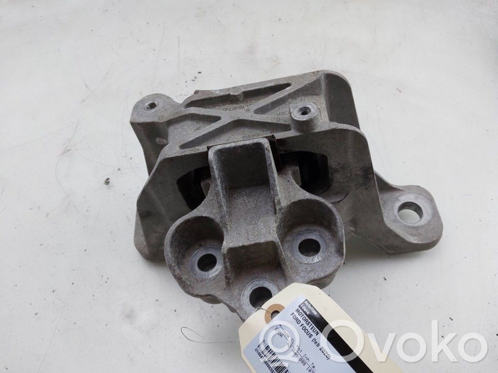 Ford Focus Engine mount bracket 