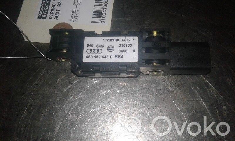 Audi A3 S3 8P Airbagsensor Crashsensor Drucksensor 