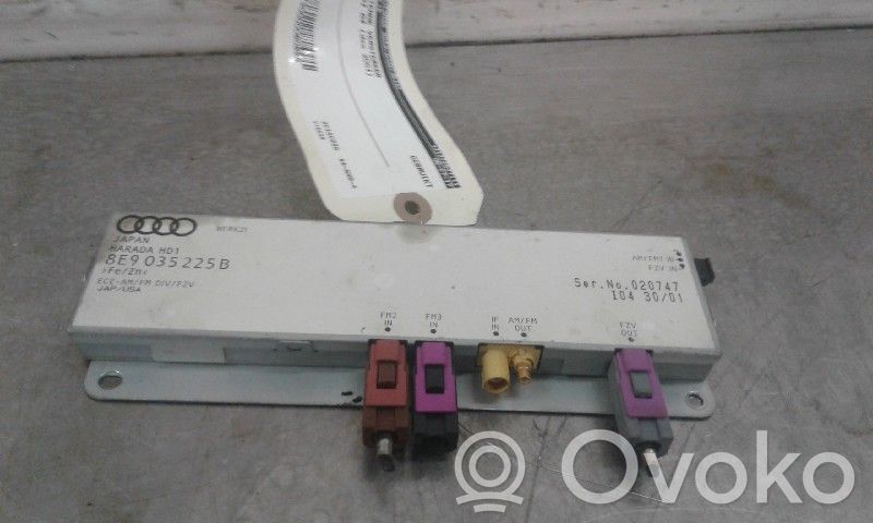 Audi A4 S4 B6 8E 8H Pystyantennivahvistin 