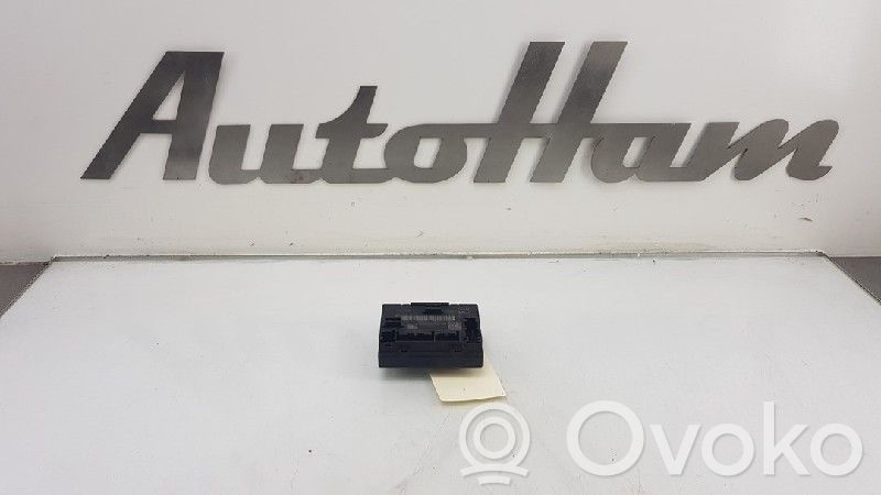 Unité de commande / module de verrouillage centralisé porte   5Q0959392B,5Q0959593B,5Q0959392B,5Q0959392B,5Q0959593B,5Q0959593BZ00