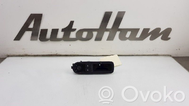 Renault Twingo II Elektrisko logu slēdzis 