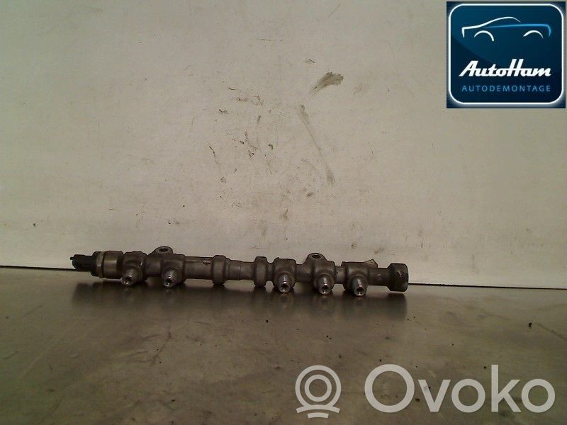 Opel Corsa D Listwa wtryskowa 