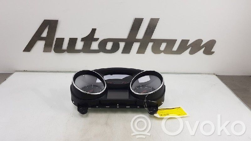 Opel Astra K Vitezometru (grup de instrumente) 