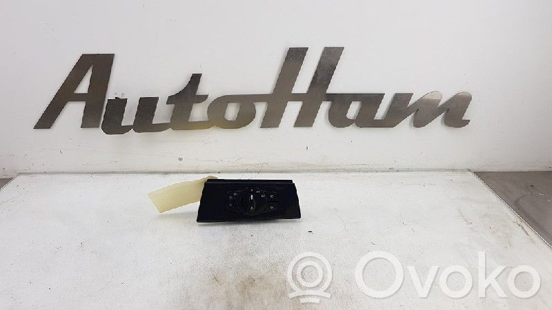 Light switch   6932794,693279403,61316932794,6932794,693279402,693279403