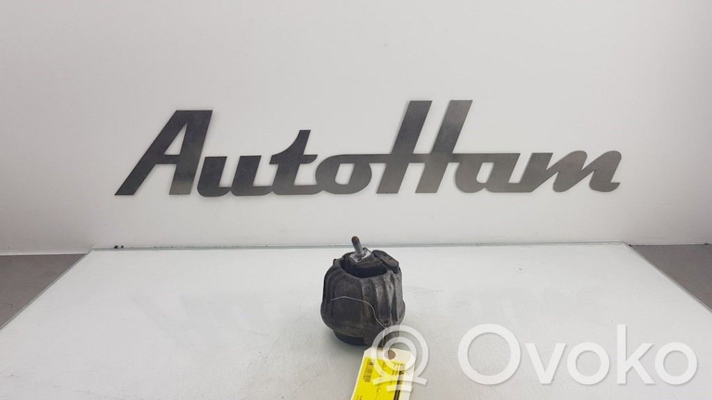 Engine mount bracket   22116768853,22116857526,22116768853,22116857526