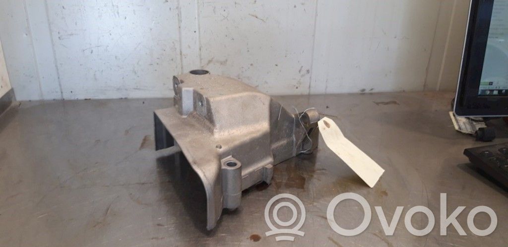 Volkswagen Up Engine mount bracket 