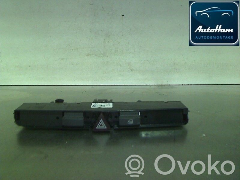 Hazard light switch   13100105,13129281,13100105,13100106,13129281,13129282,860032