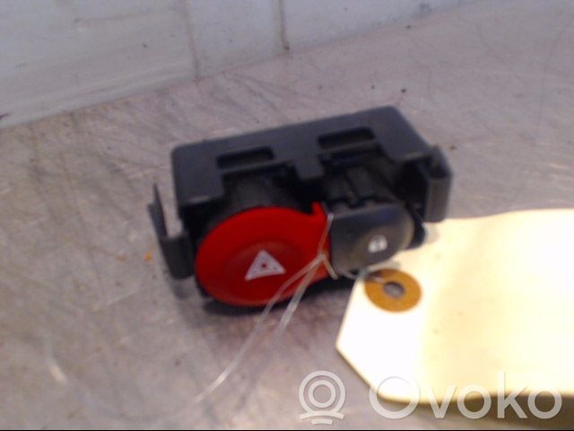 Hazard light switch   8200214896A,252103766R,252100991R,252103766R,8200214895,8200214896,8200214896A,8200409382,8200463813,8200523299