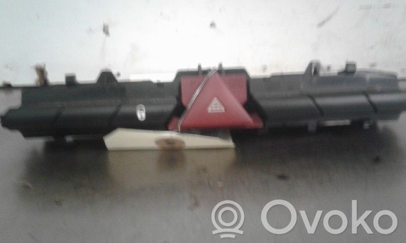 Peugeot 308 Hazard light switch 