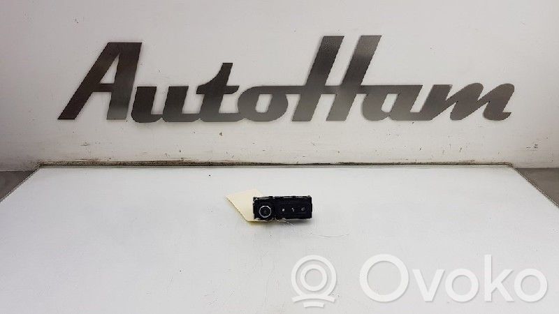 Renault Clio IV Head unit multimedia control 