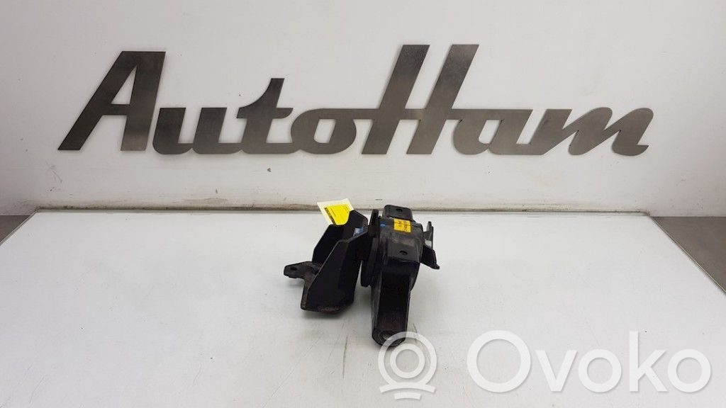 Gearbox mounting bracket   218301Y010,218301Y010