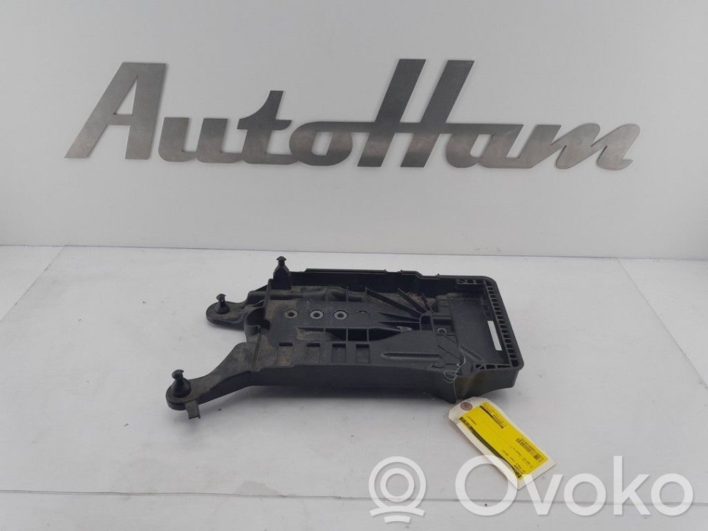 Volkswagen Polo VI Akumuliatoriaus dėžė 