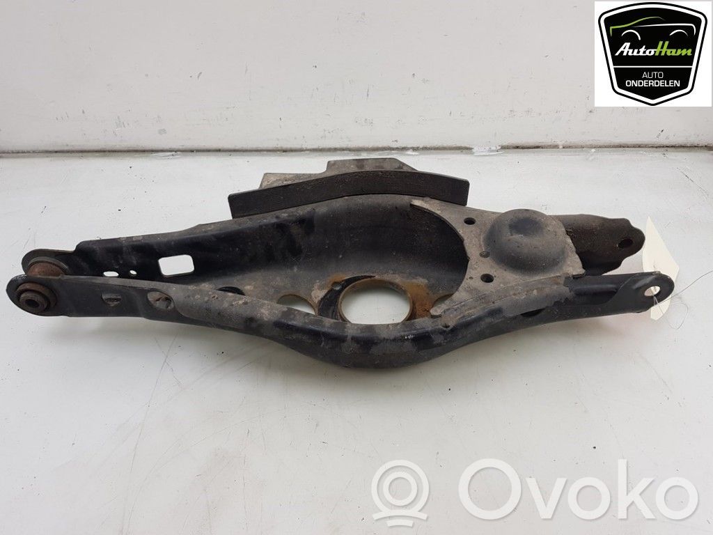 Toyota RAV 4 (XA40) Braccio di controllo sospensione posteriore