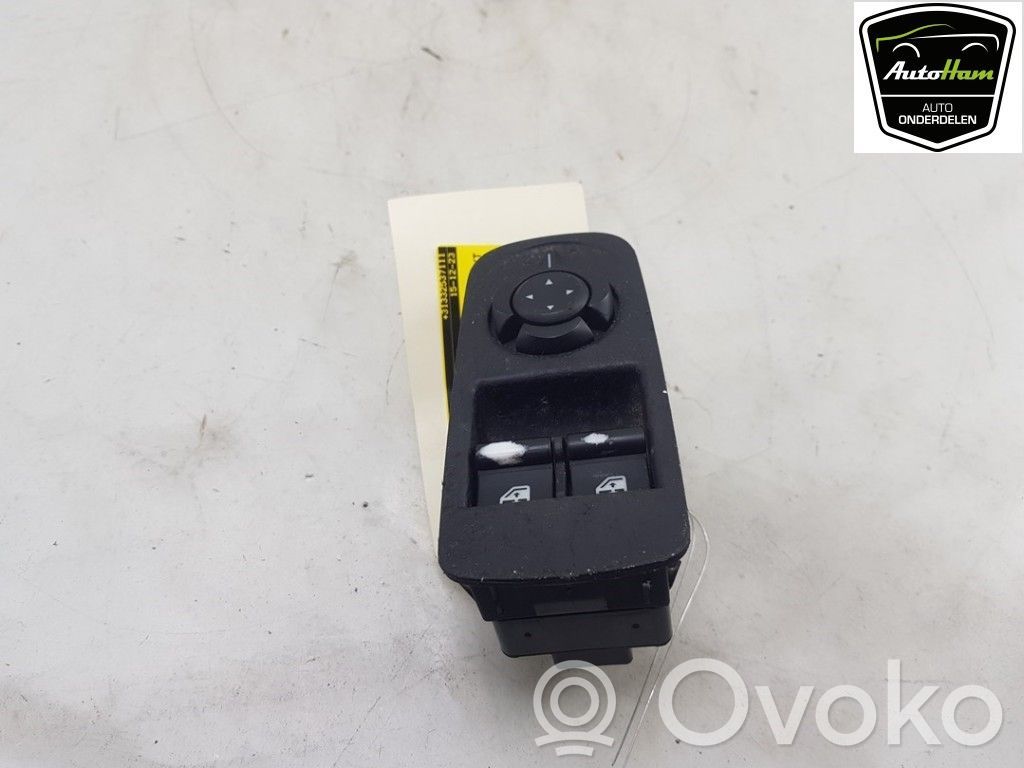Alfa Romeo Mito Electric window control switch 