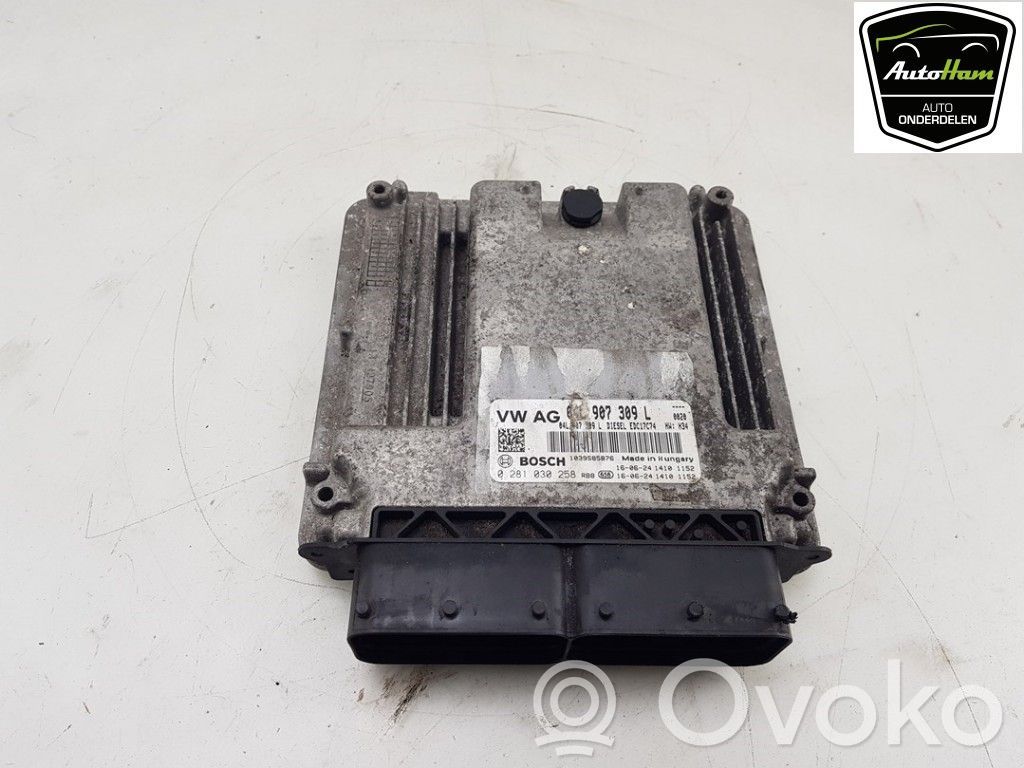 Audi A4 S4 B9 Engine control unit/module 
