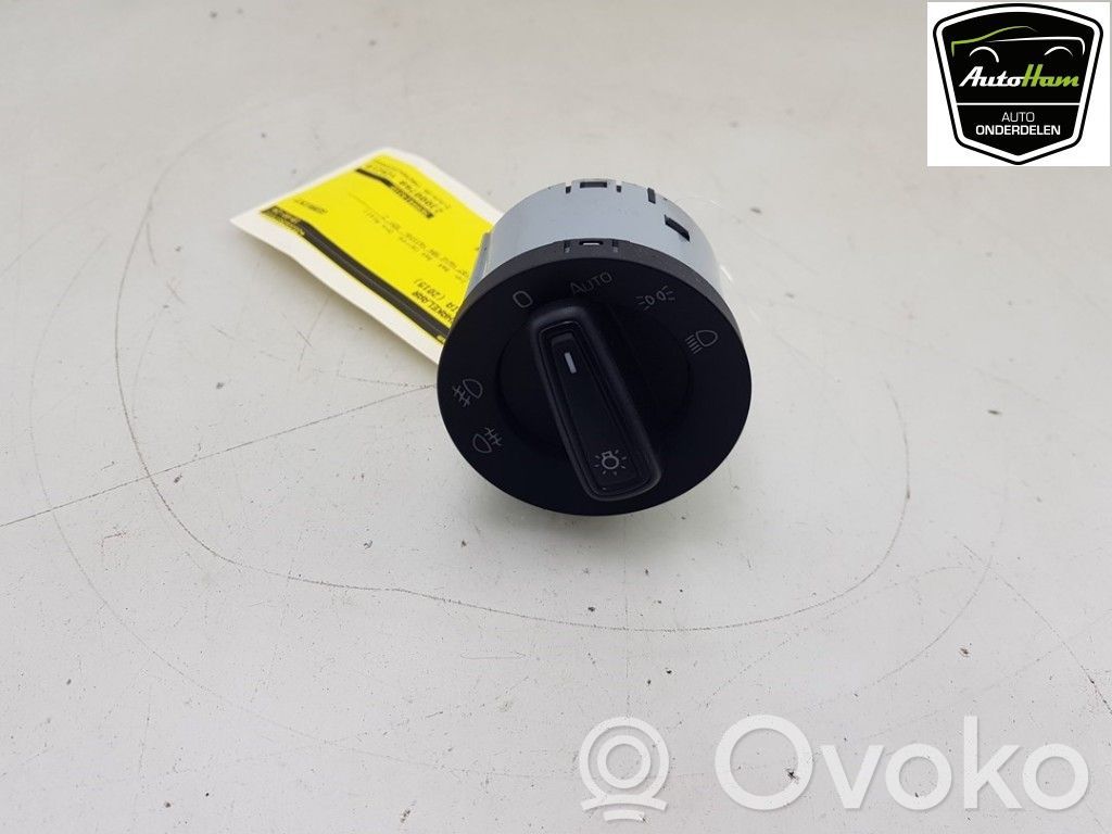 Skoda Fabia Mk3 (NJ) Light switch 