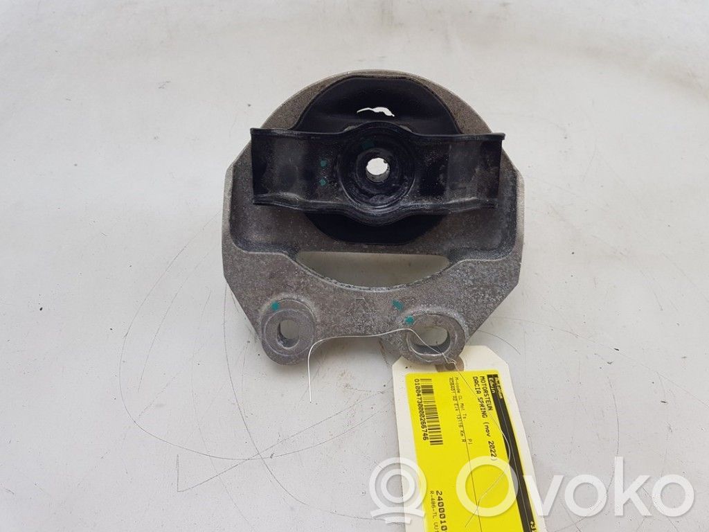 Engine mount bracket