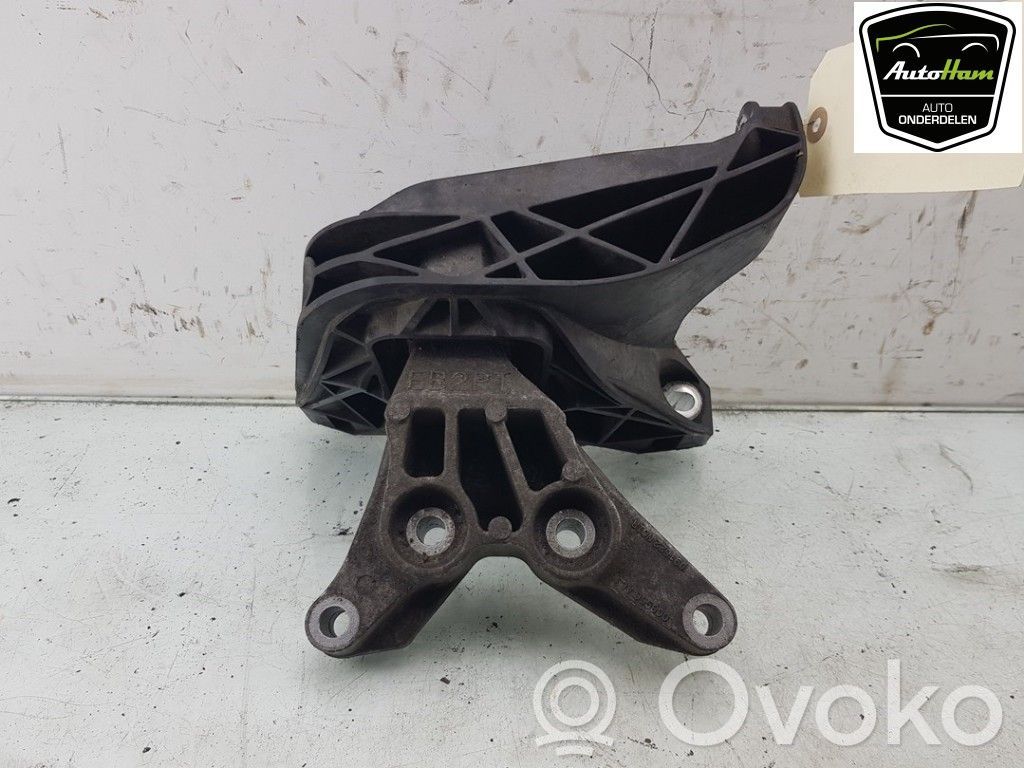 Opel Grandland X Engine mount bracket 