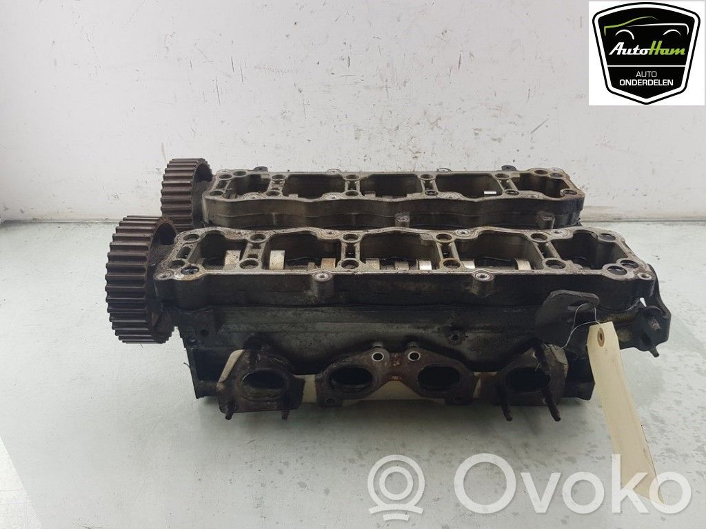 Peugeot 307 Engine head 