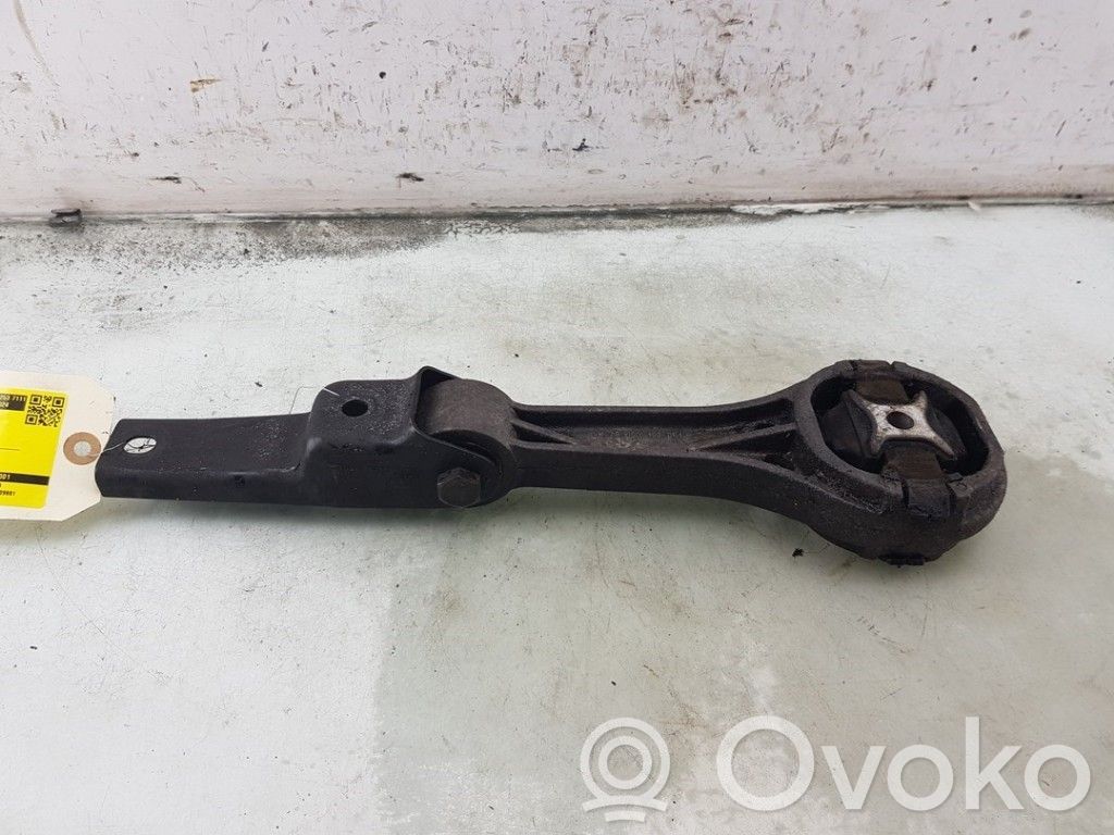 Volkswagen Up Gearbox mounting bracket 