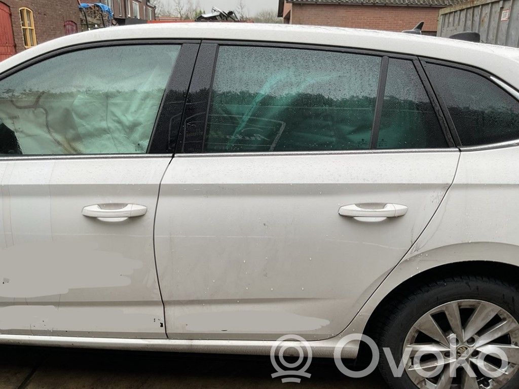 Skoda Scala Puerta trasera 