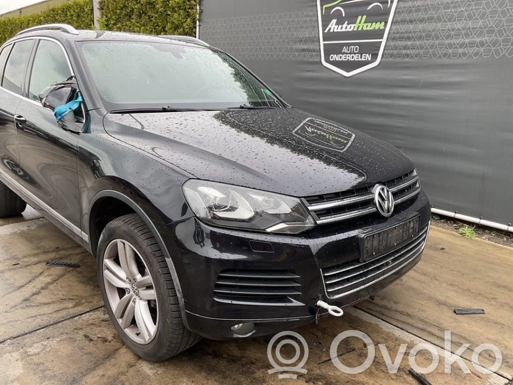 Volkswagen Touareg II Parachoques delantero