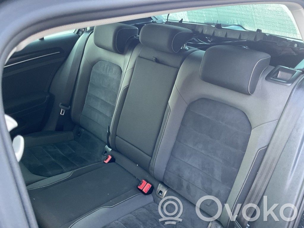 Volkswagen Golf VII Toisen istuinrivin istuimet 
